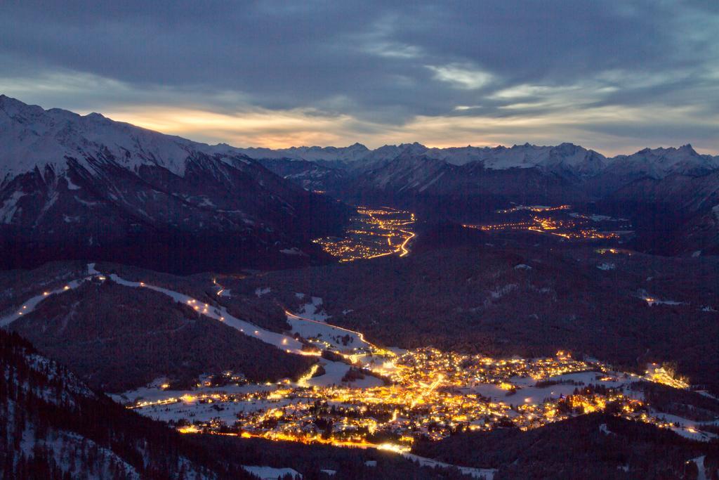 Hotel Laerchenhof Natur Seefeld in Tirol Ruang foto